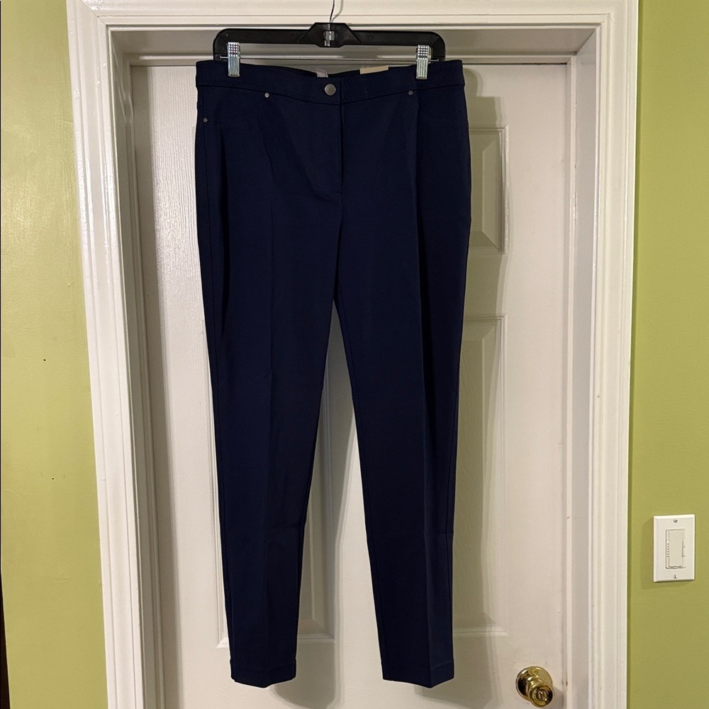 NWT Chicos - Navy Blue Slim Leg Trousers - size - Short 1.5